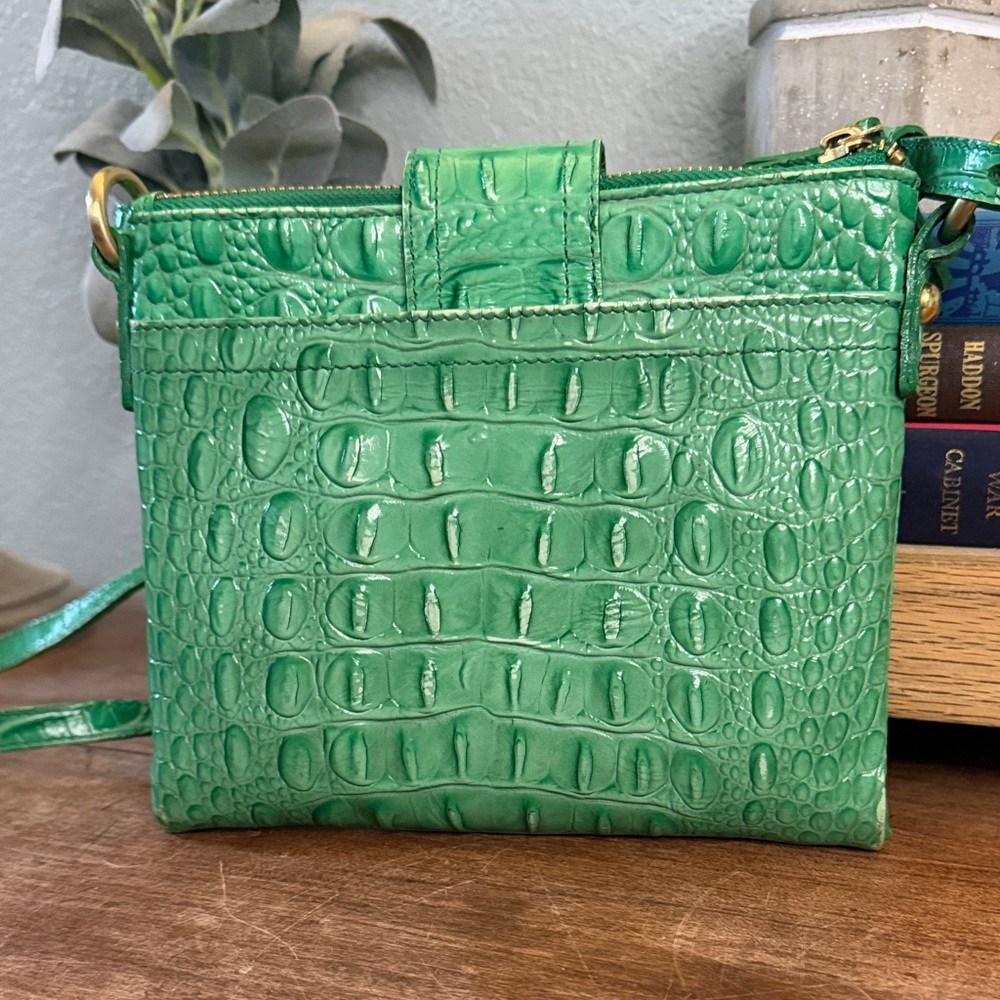 Brahmin Green Croc-Embossed Leather Crossbody Gold Turn lock - Picture 4 of 15